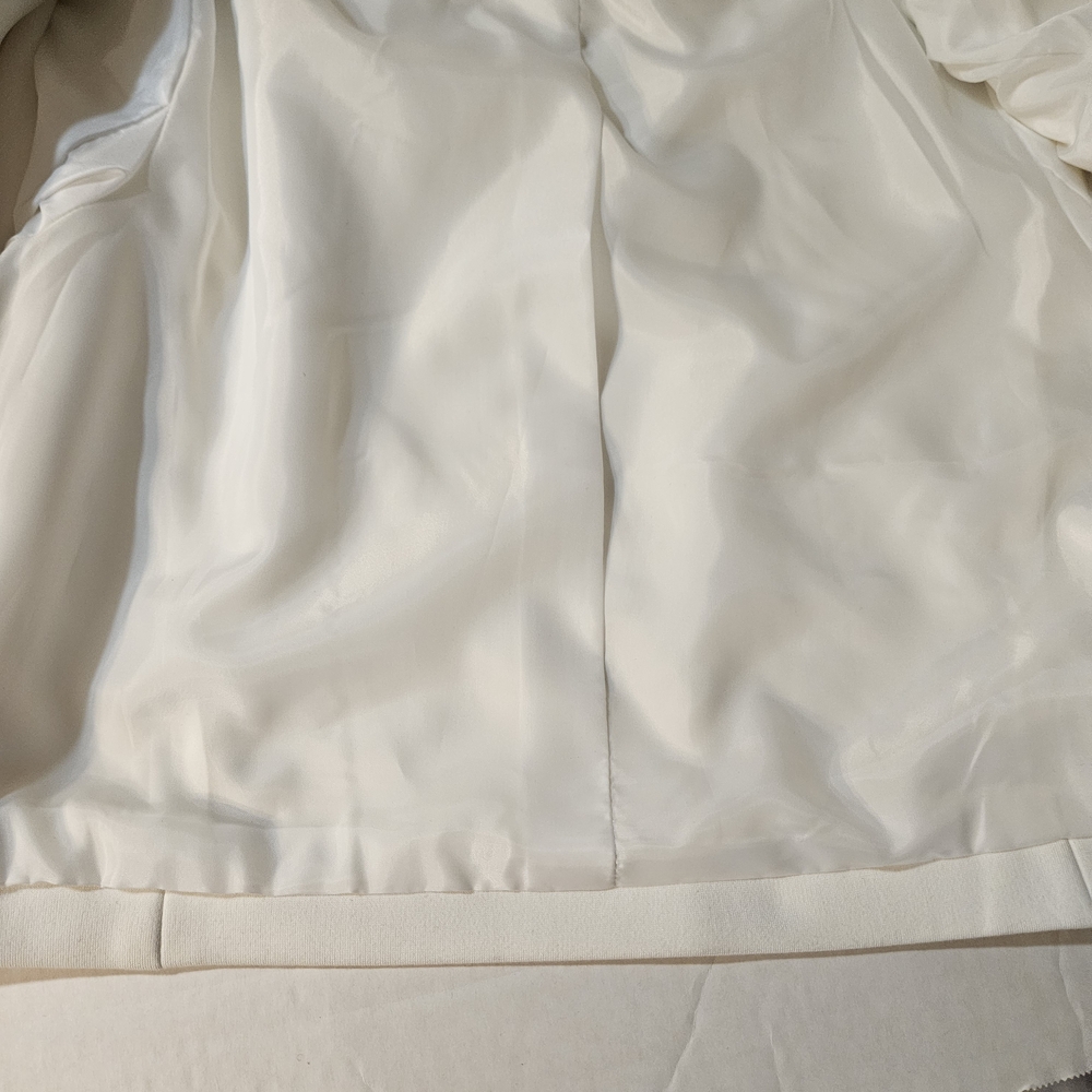 Adrienne Vittadini White Blazer with Tailored Fit - Picture 6 of 10